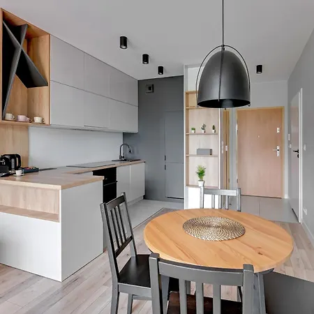 Apartment Obroncow Wybrzeza By Downtown Gdansk
